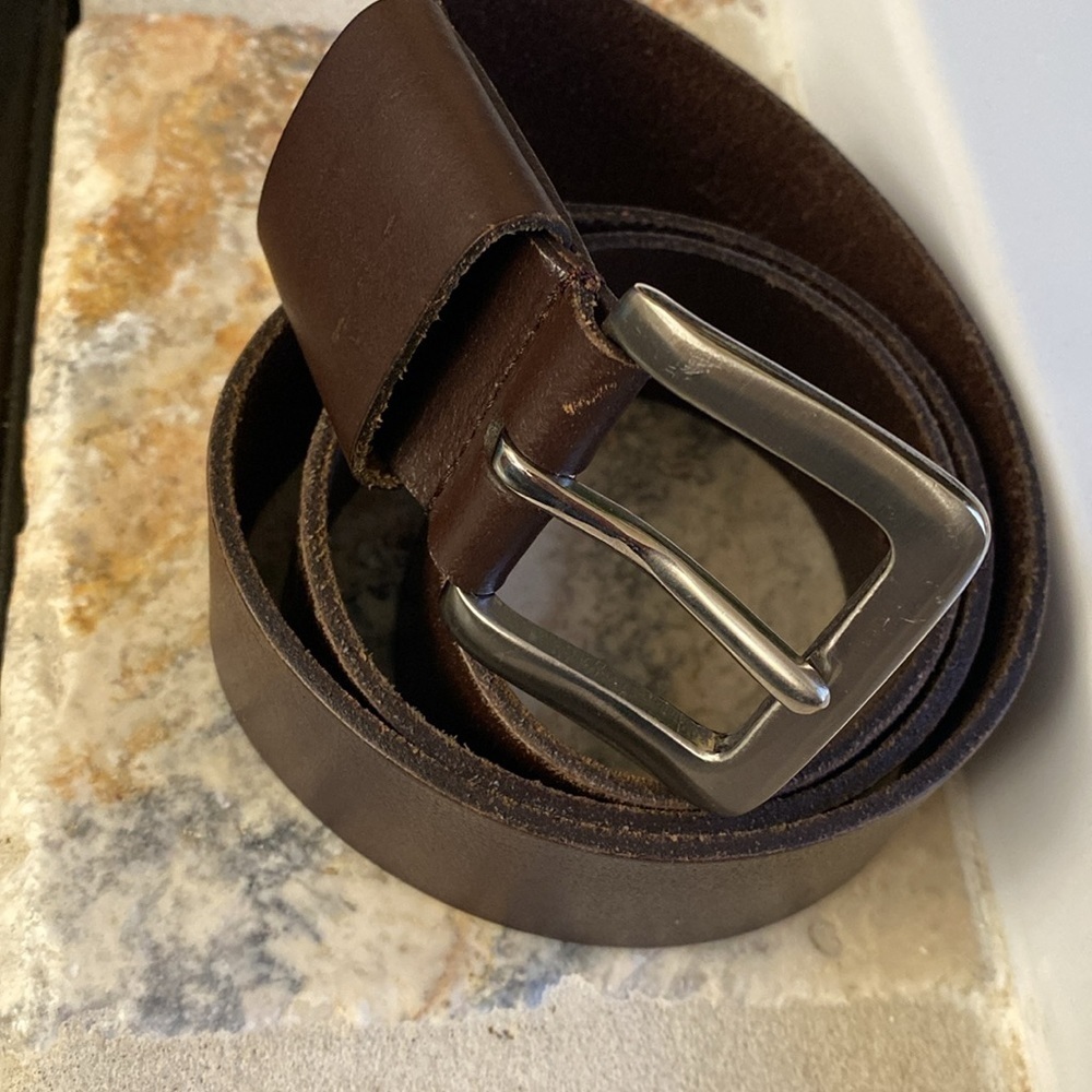 FULL GRAIN GENUINE 1 1/2" DISTRESSED LEATHER BELT. Size L